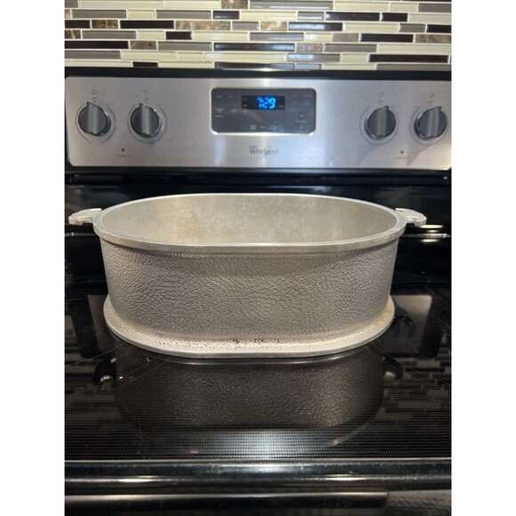 Guardian Other - Vintage Guardian Service Ware Roaster Hammered Dutch Oven (no lid)